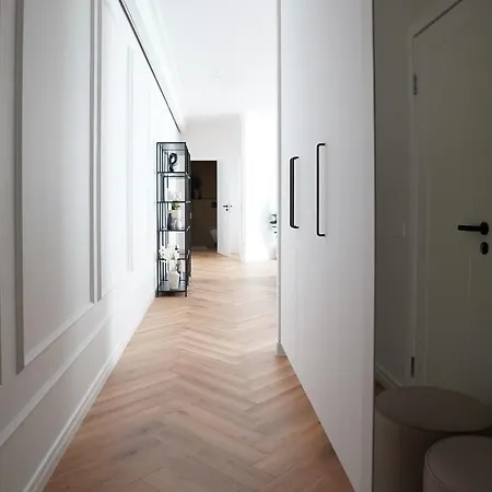 Cozy In The Quiet Center Of *