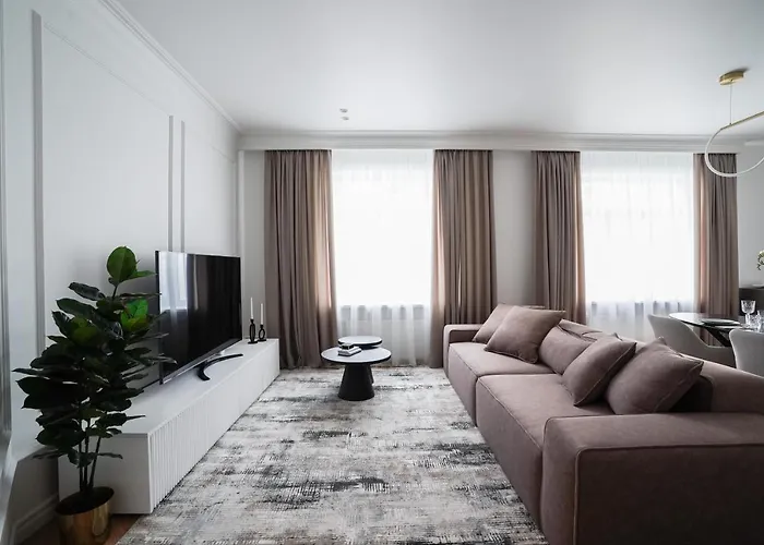 公寓 Cozy In The Quiet Center Of *